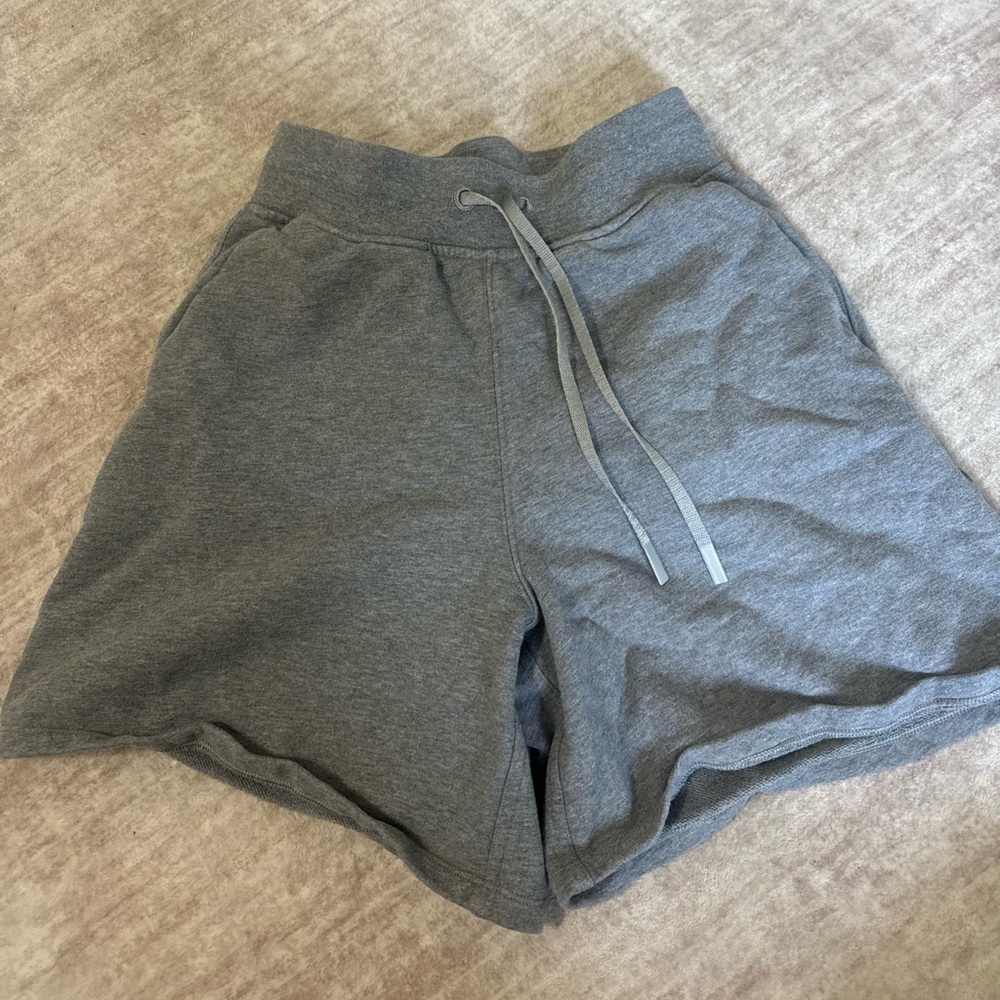 lululemon dark gray scuba shorts size 4